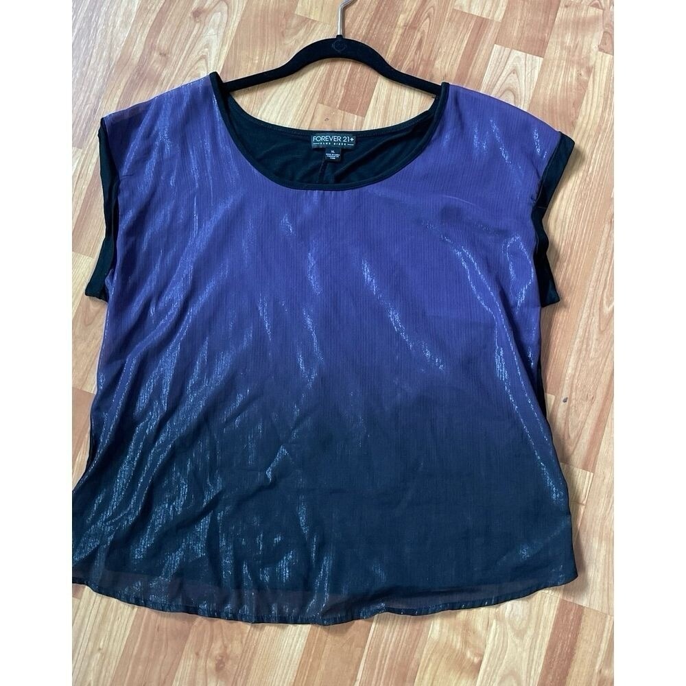 Forever 21+ Black and Purple Top VTG